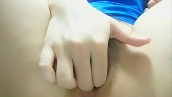 Amateur Korean Teen'S Homemade Masturbation With Cucumber