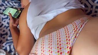 Spansk-Talende Pornovideo Med En Slem Kone Som Snakker Med Sin Kåte Mann Mens Han Er På Jobb