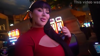 Drea Alexa Blir Charmad Och Hårt Knullad Av Gibby The Clown På Ett Hotell I Paris