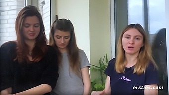 三个女人的浪漫三人行导致了激情的女同性恋遭遇