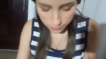 Min Søster Gir Meg En Blowjob På En Familietur