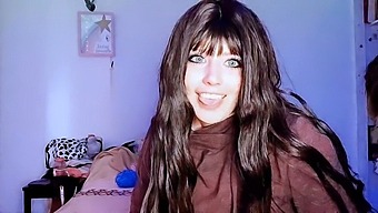 Stor Dildo Blowjob Med En Dronning I Oral