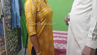 An Indian Womanizer Seduces An Indian Housewife In Exchange For Free Tailoring Services