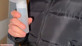 继母带继子去浴室,第一次在公共场合做爱