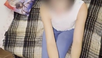 新人flaquita的自制大学视频,大屁股
