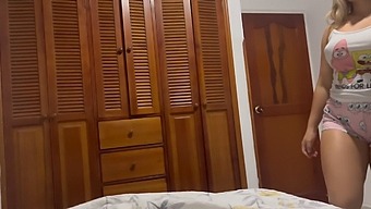 在我爸爸不在的时候,我和继母手交和操逼
