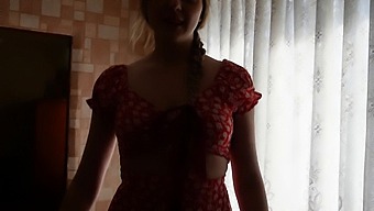 Arisha Mills, En Byjente, Har Sex Med En Kollektiv Bonde I Hd-Porno Video.