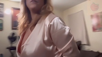 Pappas Jente Får Stemor Til Å Tilfredsstille Lystene Hennes (Skreddersydd Bestilling)